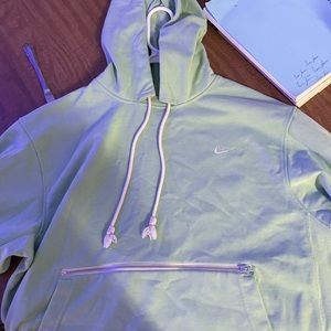 Nike essentials sweatshirt